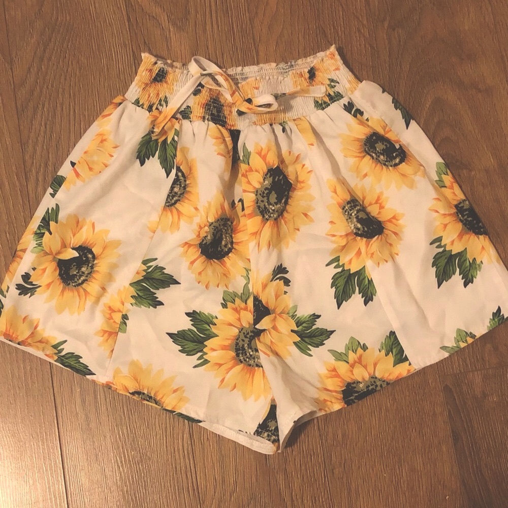 Sunflower Shorts, size small